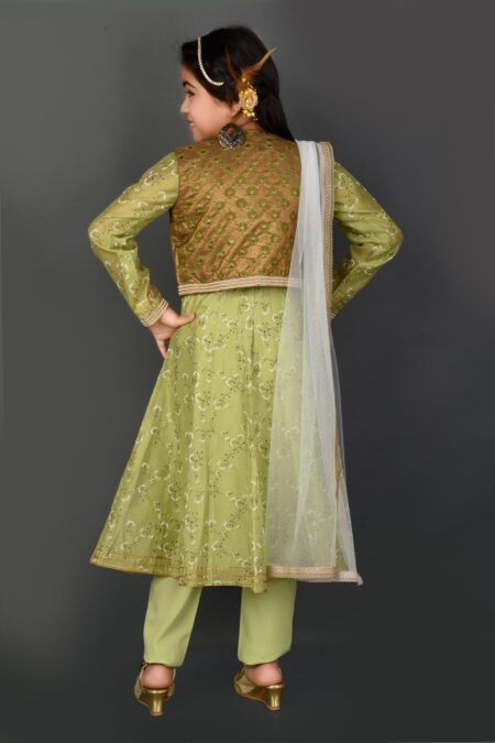 Green Embroidery A Line Chanderi Silk Kurta Pants Dupatta - Image 5